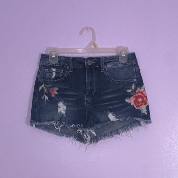 YMI Pants - NWOT High Waisted Flower Embellished Jean Shorts Size 5